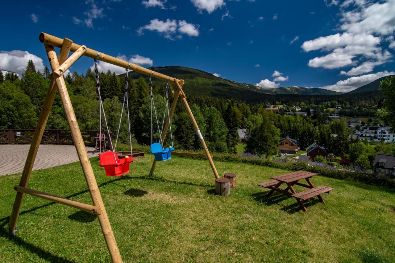Minerva Hotel Špindlerŭv Mlýn Luaran gambar