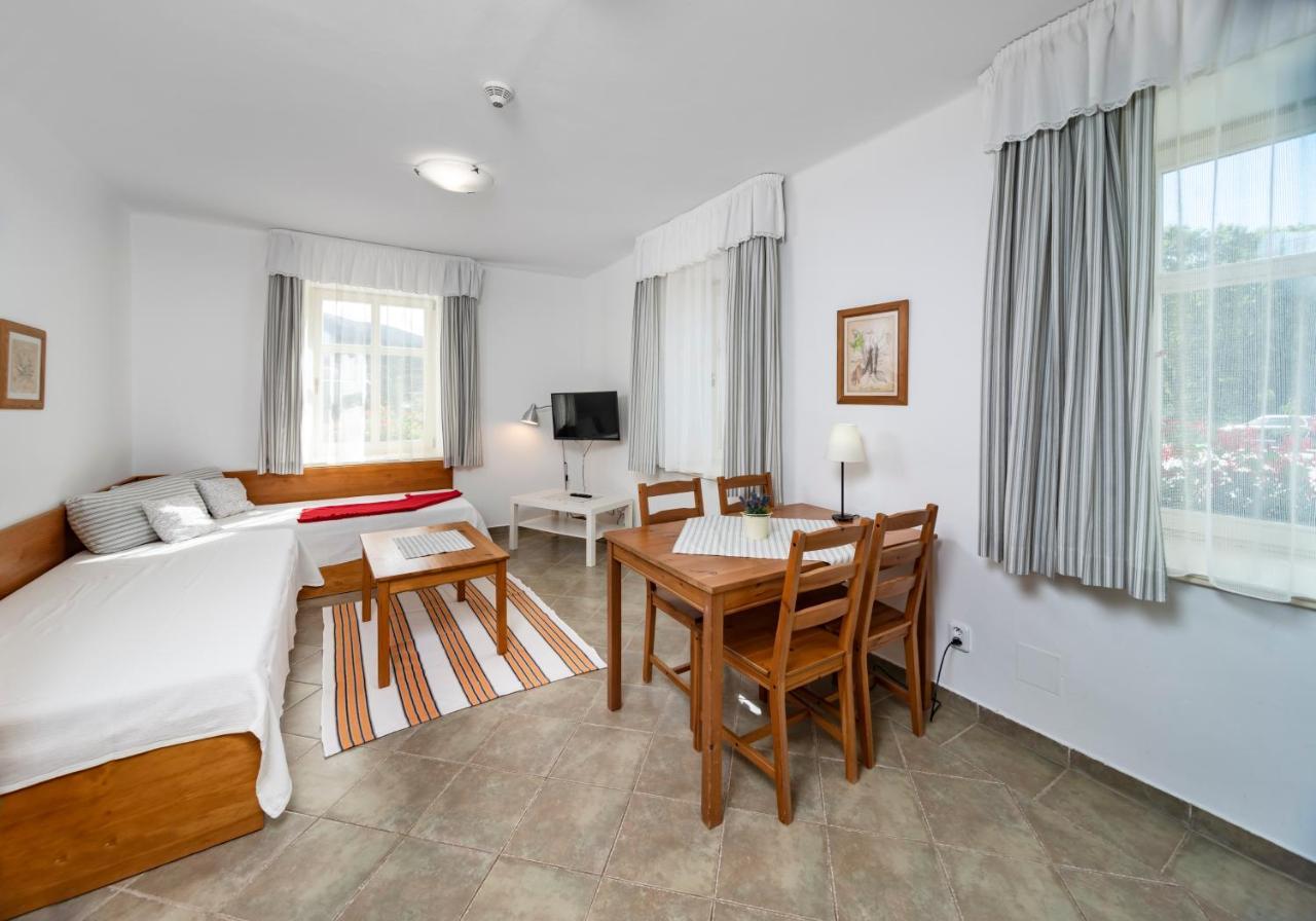 Minerva Hotel Špindlerŭv Mlýn Luaran gambar
